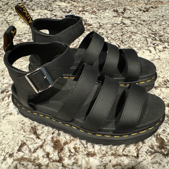 Dr. Martens Blaire Sandal 🖤 - Picture 2 of 9